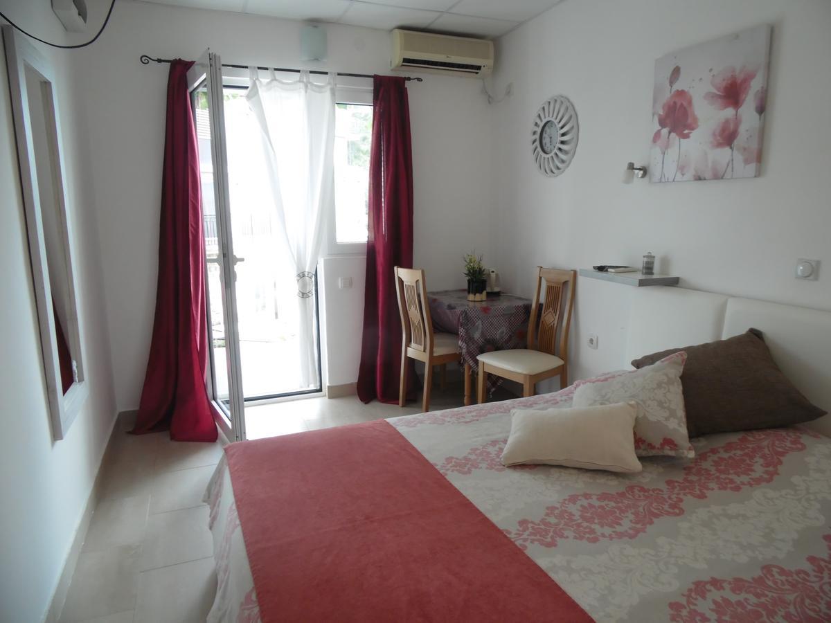 Apartments Slavica Jovanovic Sveti Stefan Exterior photo